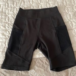 Black bike shorts with pockets